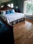 Lake Hamilton Penthouse! 2/2 Amazing Sunsets from your balcony or dock! Sleeps 6