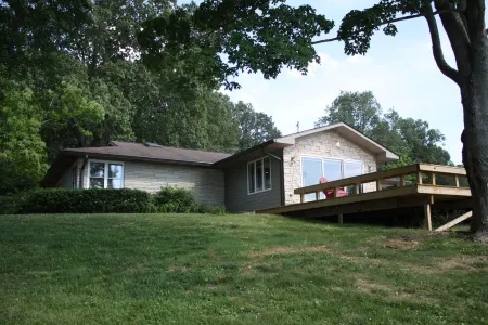 Lake front peace - Trinity Lake House