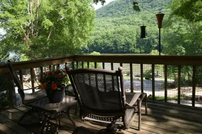 Tennessee River House