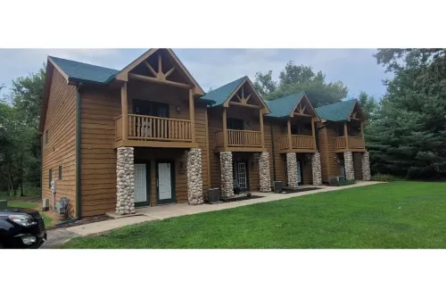 Bella Villa Familiar. Wifi. Close to Starved Rock Park Hiking Trails. Relaxing!