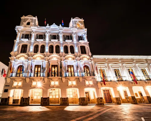 Plaza Grande Hotel Hotels near Guapulo Park