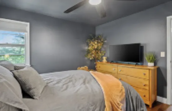 Woodsy Retreat: Chef's Kitchen, Dance Room & Gym