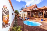 Escelente Villa Familiar con Piscina Privada en el Centro de Corralejo Playa -  Ferienhäuser