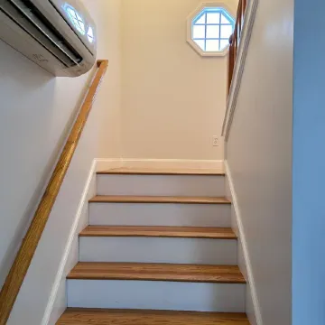 Beautiful two-story home close to downtown worcester 5beds-4bedroom