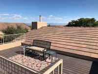 AMAZING VIEWS! Large 4-BR home with hot tub and rooftop deck overlooking ABQ - Jacuzzi