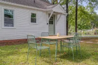 Ideally Located Modern Sanctuary - Brand New! Hotels in Carrboro
