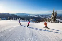 A Stone's Throw From Adventure in NW Montana!  3BR 2B for 8 Hotels in Kalispell