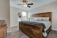 Hillside Hideaway Boho 3BR Home w Gameroom, Waffle Bar, Gas Fire Pit, Mtn Views!
