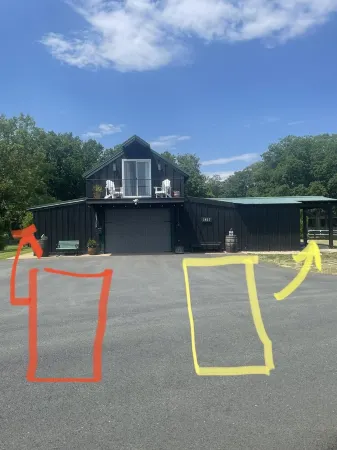 The Barn studios with a view near Monticello and wineries! Отели рядом с достопримечательностью «Монтичелло»