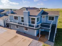 Bayview Combo Condos 1 & 2, Ogallala Beach, with adjoining internal door. Hotel a 