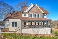 Nashville Getaway!  Just 20 min from Nashville! Amazing views! Peaceful setting! Hotels near Moss-Wright Park