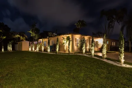 Whole Luxury Duplex with Amazing Features & Stunning Backyard