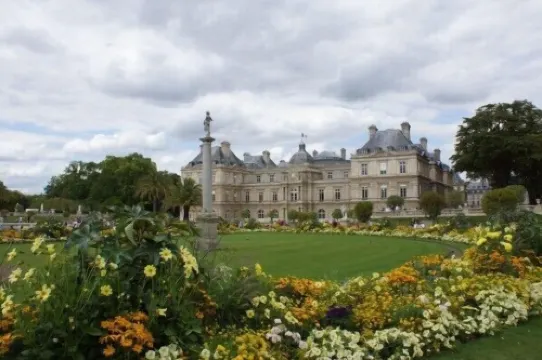 Villa  Paris Porte d'Italie,5Br, 4BA W A/C Garden, 2 Parkings