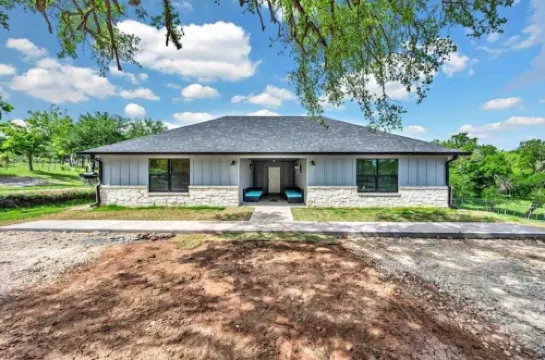 Enjoy the country views! Unit A