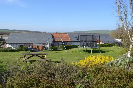 Converted barn with hot tub in north devon