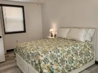 Modern private home central location to beautiful coastal views Hotels in Steuben