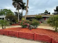 Tropical vacation house with large, heated pool and spacious, open floor plan Hotels in Venice Gardens
