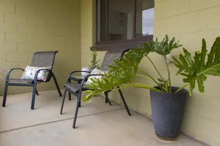 Lake Bonney Views - Cabin Retreat