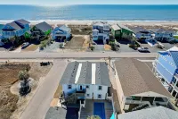 2nd Row, 2 minute walk to sand, Pool, Sleeps 6, - Downstairs