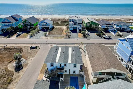2nd Row, 2 minute walk to sand, Pool, Sleeps 6, - Downstairs