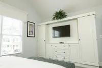 Estate living with all the amenities next to water country USA