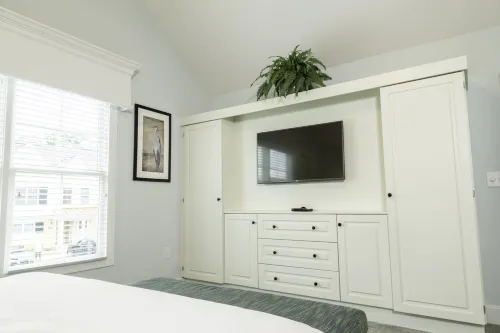 Estate living with all the amenities next to water country USA