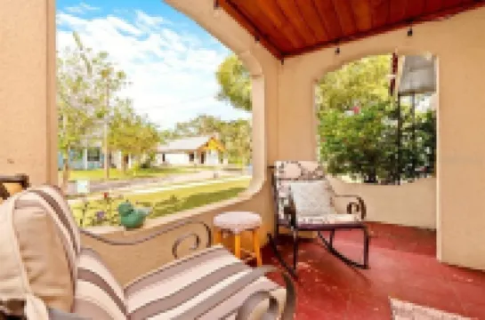 Close to Downtown, LECOM Field, AMI Beaches and more