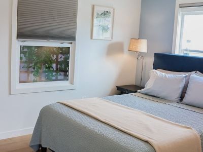 30-Night Minimum Downtown HB - 1/2 Mile to Beach, Pier, Main St, & Pacific City