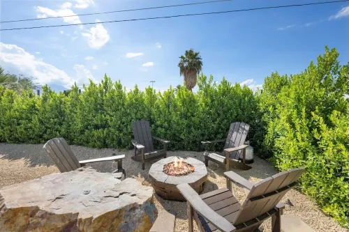 NEW! Desert Oasis! Large Pool/Spa + Firepit + Gameroom