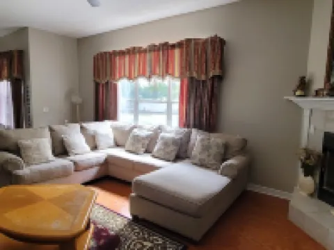 Gorgeous 5 bedroom home w/ pool. Close to  Destin Beaches. No cleaning fee! Hotels in Niceville