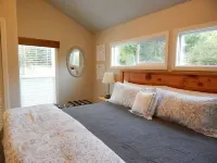 Shellrock Cabin with Columbia River View Hotels in Skamania County