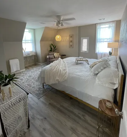 Uptown Penthouse on Pine: By Lake Michigan, Shopping & Casino!