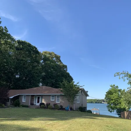 THE Premier Clemson /Seneca Lake Home
