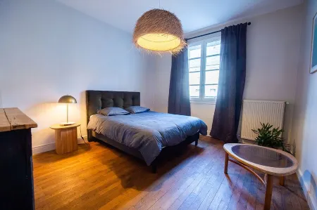 Une Adresse Chic et Spacieuse en Plein Centre de Tours