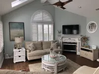 Gorgeous top floor condo on a corner lot, perfect beach vacation!