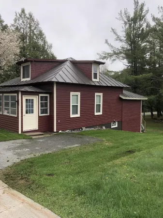 ENTIRE HOUSE IN TOWN ~ DOG FRIENDLY              “CAMP KOSKENKORVA” Отели в г. Олд Фордж