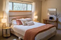 Dogs welcome - Gorgeous, Spacious Cabin in the Pines