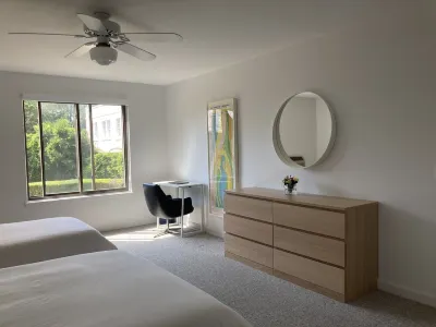 Bellevue Ave - Pool - Steps to Everything! Hotel a 