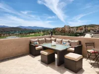 Ático Esquinero con Vistas al Valle del Este y a al mar con Piscina Comunitaria