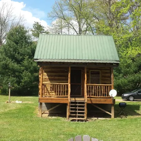 Glory Days Riverfront 1800s log cabin near Gem mines