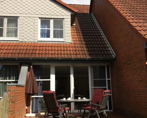 Comfortable holiday center house with its own garden directly at the nature reserve Hotels in Borkum