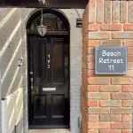 Amazing Location! Luxury 2 bed family apartment near Sandbanks - 400m to beach!