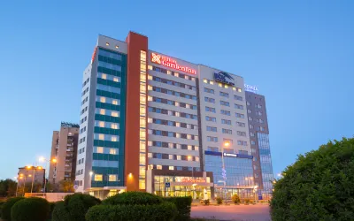Hilton Garden Inn Volgograd (Хилтон Гарден Инн Волгоград) Отели рядом с достопримечательностью «Аллея пирамидальных тополей»