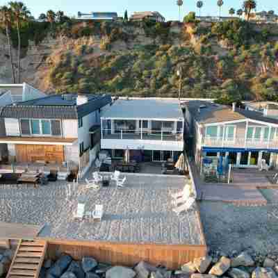 Beachfront Bliss - Steps to Sand + 5 Large BRs Hotel Exterior