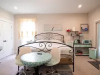 Tranquil Sugarland Retreat Close to Airport/Metro Hotels in Herndon