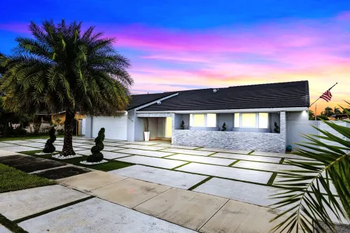 Spectacular Miami, 12 Miles from Downtown/ GameRoom/Heated P