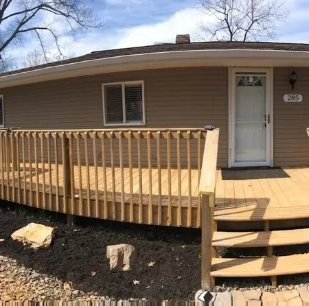Freshly remodeled Retreat close to hiking, boating, and shopping