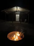 Charming log cabin on gravel back road with peace, quiet, all amenities of home