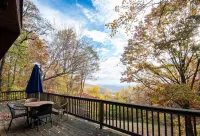 Mountain cabin by Shenandoah National Park