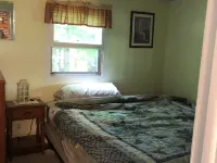 1 Bedroom Updated camp on Secluded Holland Pond Hotels in Orleans County